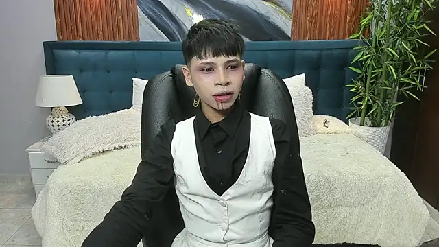 Snapshot of dilan_911 chatting on 10.31.25 dilan 911 online show from 10.31.25