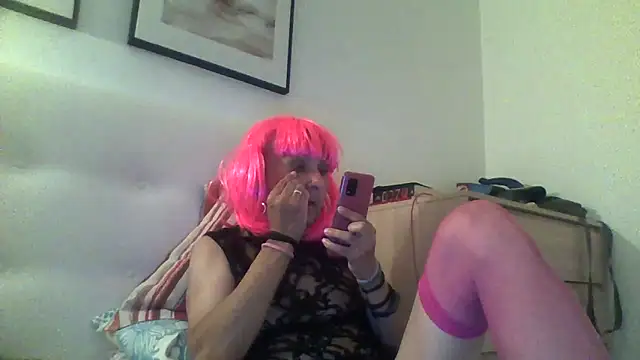 Emily de Carla online show from 10.19.25