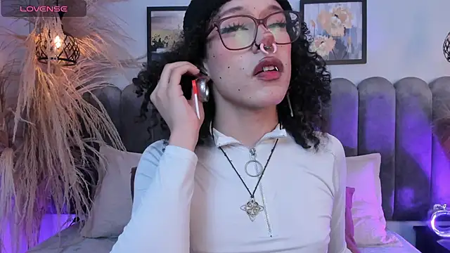 Snapshot of Dark_nina_ chatting on 10.22.25 Dark nina online show from 10.22.25