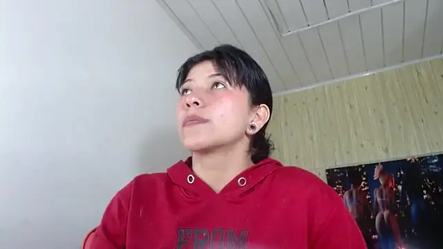 Raven Rouge  online show from 09.28.25