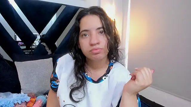 Nicol Chang online show from 02.14.26