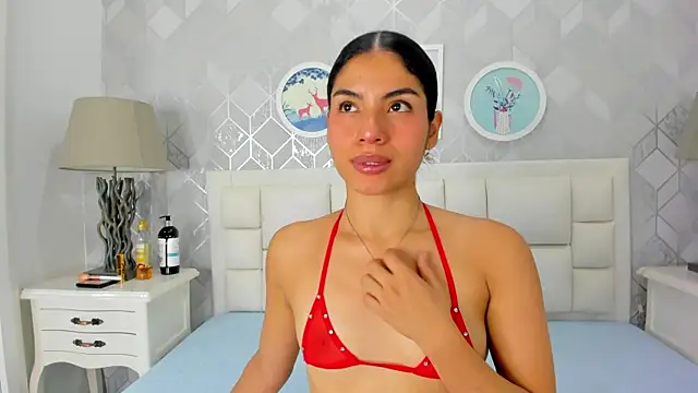 Snapshot of naia_cox chatting on 04.14.26 naia cox online show from 04.14.26