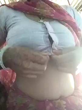 Snapshot of Hot-qwer chatting on 02.14.26 Hot-qwer online show from 02.14.26