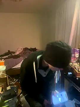 XanderOzzz online show from 12.14.25