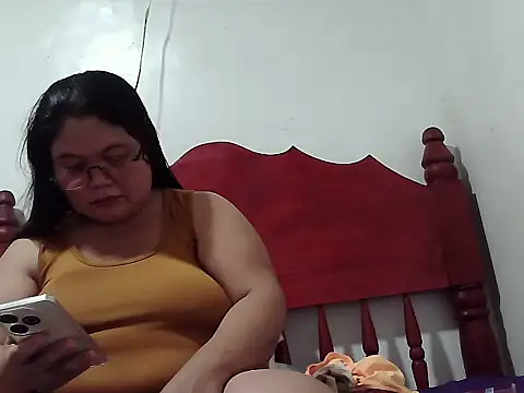 Snapshot of Mari_fvcks chatting on 04.25.26 Mari fvcks online show from 04.25.26