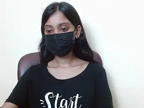 smallcuute online show from 09.08.25