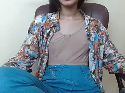 smallcuute online show from 09.13.25