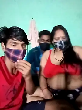 LoveOnStream online show from 10.12.25