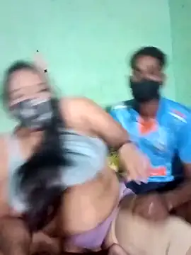 LoveOnStream online show from 10.13.25