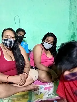 LoveOnStream online show from 11.04.25