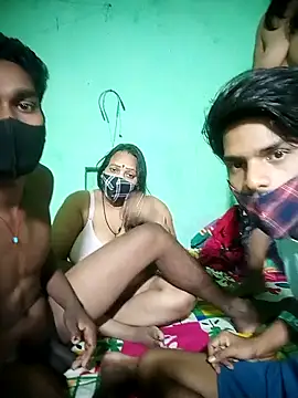 LoveOnStream online show from 11.09.25