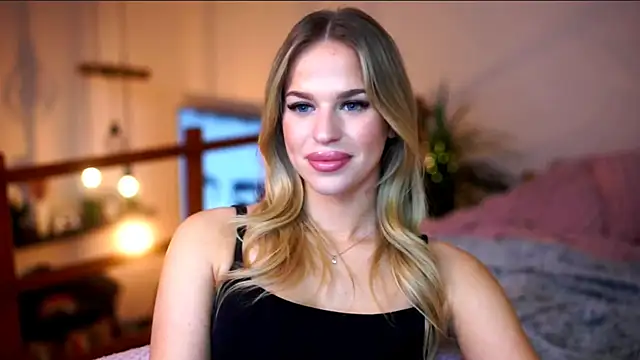 Snapshot of Emilyvanroessel chatting on 11.09.25 Emilyvanroessel online show from 11.09.25