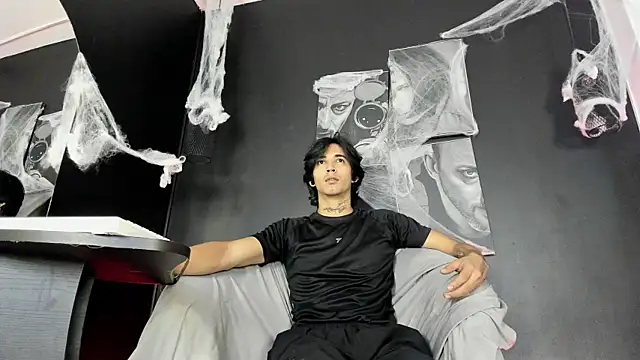 jett savage online show from 10.17.25