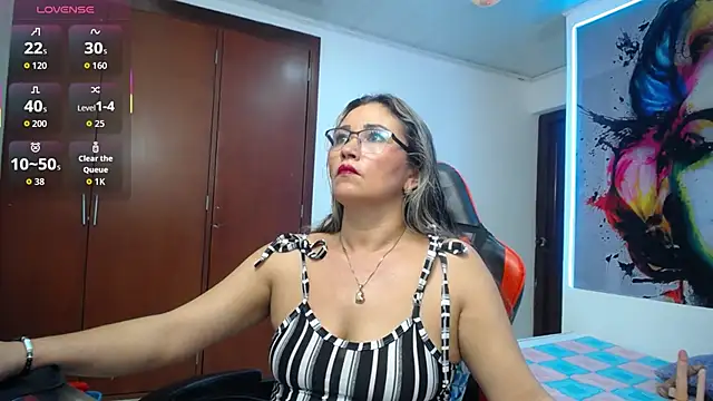 Snapshot of noelia_milf19 chatting on 02.26.26 noelia milf19 online show from 02.26.26