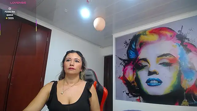 Snapshot of noelia_milf19 chatting on 03.06.26 noelia milf19 online show from 03.06.26