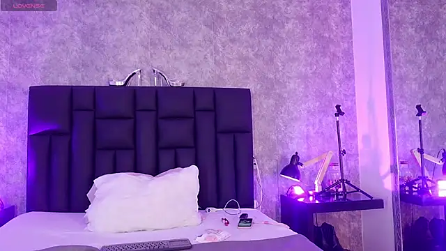 crystaldarliing online show from 04.15.26