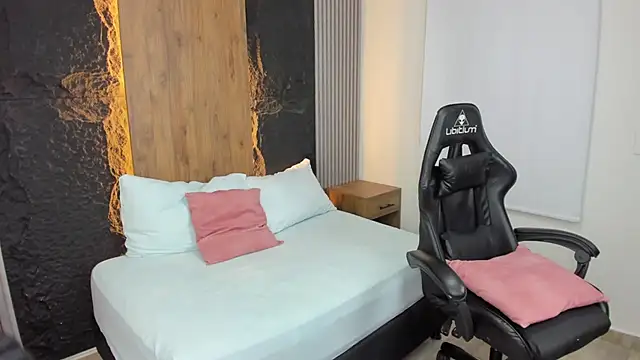 Clara Luu online show from 09.19.25