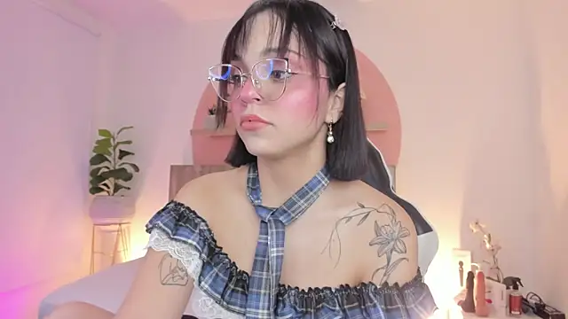 Clara Luu online show from 02.22.26