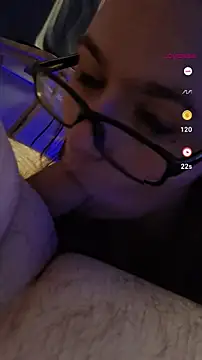 queenpeaches121 online show from 04.01.26