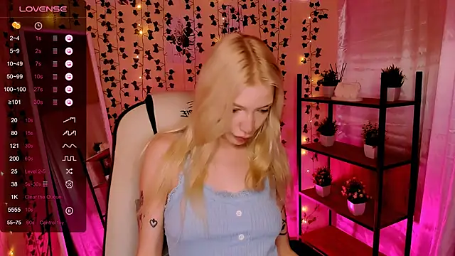 AnyaTaylor  online show from 05.12.26