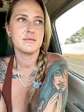 OdetteDelane online show from 10.17.25