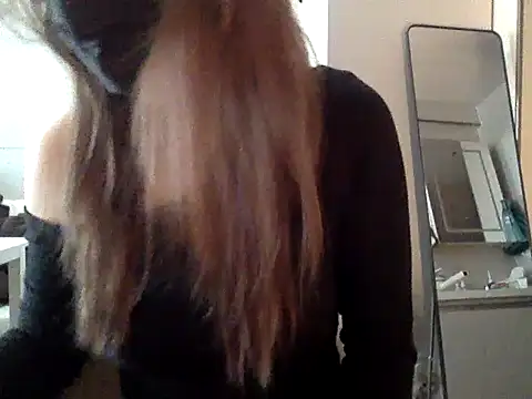 Mia 8 online show from 03.19.26