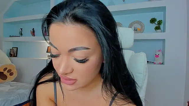 Snapshot of juicyjulie_ chatting on 10.10.25 juicyjulie online show from 10.10.25