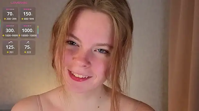 Snapshot of JulietteRain chatting on 09.15.25 JulietteRain online show from 09.15.25