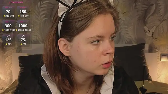 Snapshot of JulietteRain chatting on 10.07.25 JulietteRain online show from 10.07.25