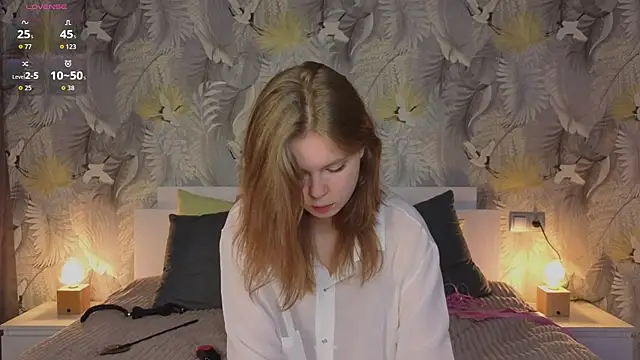 Snapshot of JulietteRain chatting on 10.13.25 JulietteRain online show from 10.13.25