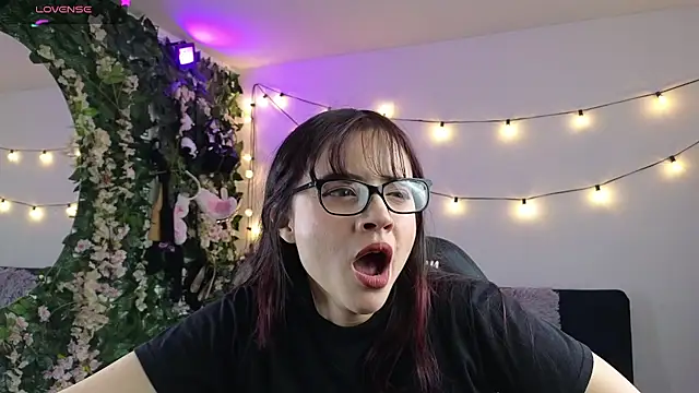 Snapshot of MiaVelvetDoll chatting on 01.16.26 MiaVelvetDoll online show from 01.16.26