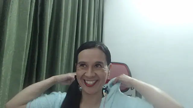 Aileendarkhot online show from 12.19.25