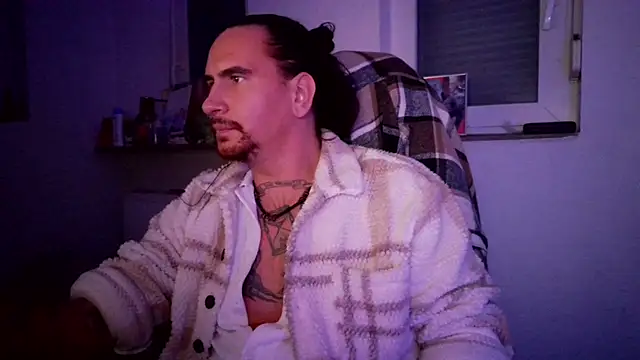 Snapshot of Diosmio069 chatting on 12.01.25 Diosmio069 online show from 12.01.25