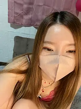 Snapshot of yuuhichan chatting on 05.17.26 yuuhichan online show from 05.17.26