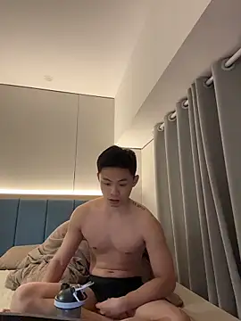 Snapshot of jensenyep chatting on 12.03.25 jensenyep online show from 12.03.25