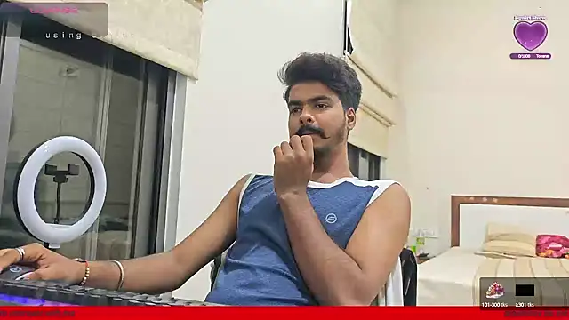 Snapshot of mrbuddy85 chatting on 10.10.25 mrbuddy85 online show from 10.10.25