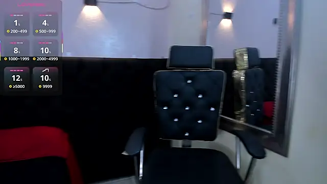Snapshot of tiiny_emilly chatting on 10.14.25 tiiny emilly online show from 10.14.25