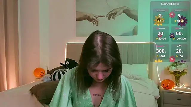 Lisa Blossom online show from 10.30.25