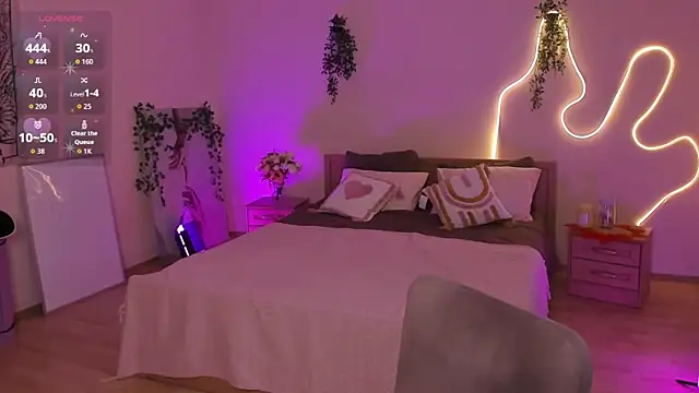 Lisa Blossom online show from 07.07.26