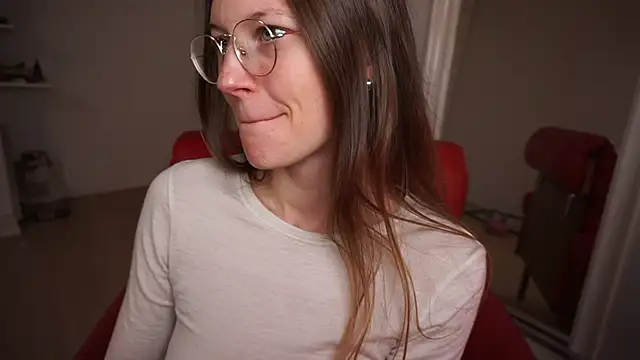 Scorpion Peach online show from 11.08.25