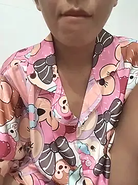 Snapshot of Sexyladzy chatting on 09.18.25 Sexyladzy online show from 09.18.25