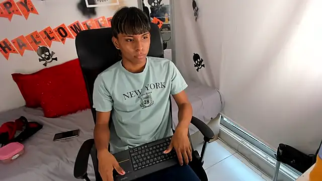 tyler twink boy online show from 10.26.25