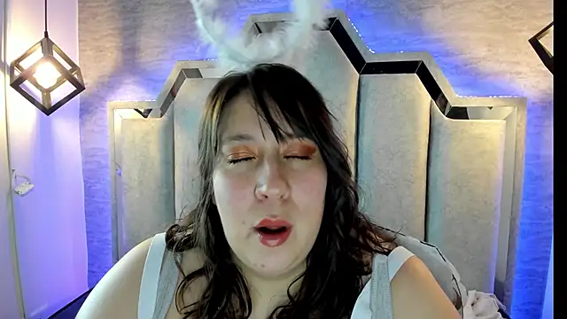  Emily rosee  online show from 10.31.25