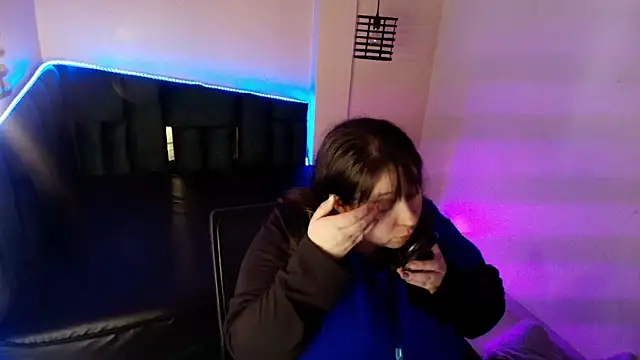  Emily rosee  online show from 12.05.25