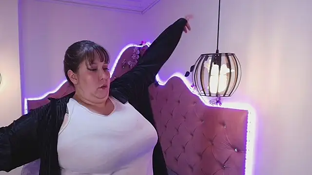  Emily rosee  online show from 01.05.26