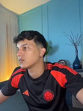 Leo Savage  online show from 03.31.26