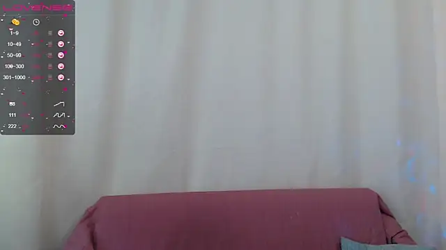 Snapshot of tiny__kira chatting on 09.26.25 tiny kira online show from 09.26.25