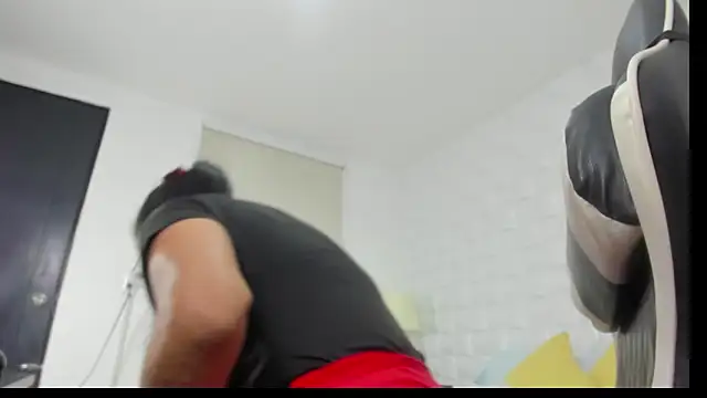 yulitza1025 online show from 02.27.26