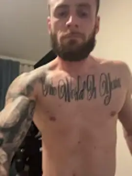 Snapshot of Wyrolowanyyy chatting on 12.19.25 Wyrolowanyyy online show from 12.19.25