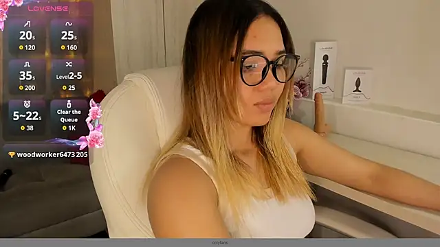 Snapshot of kata22sofia chatting on 09.22.25 kata22sofia online show from 09.22.25